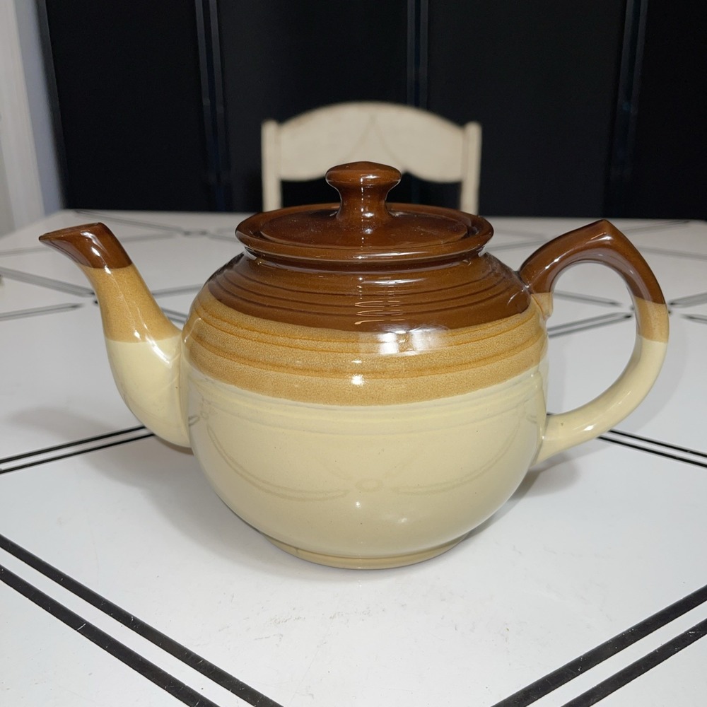 Northland Mountain Japan Medium Round‎ Teapot with Lid, Tri-Color Glaze